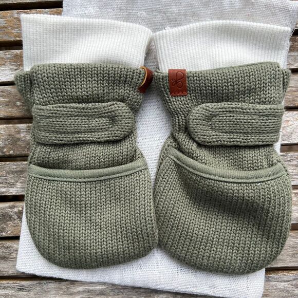 NEW Goumi Kids Noble Fir Knit Baby Mitts 3-6 mo Organic Cotton Gloves Green Fall - Picture 1 of 3